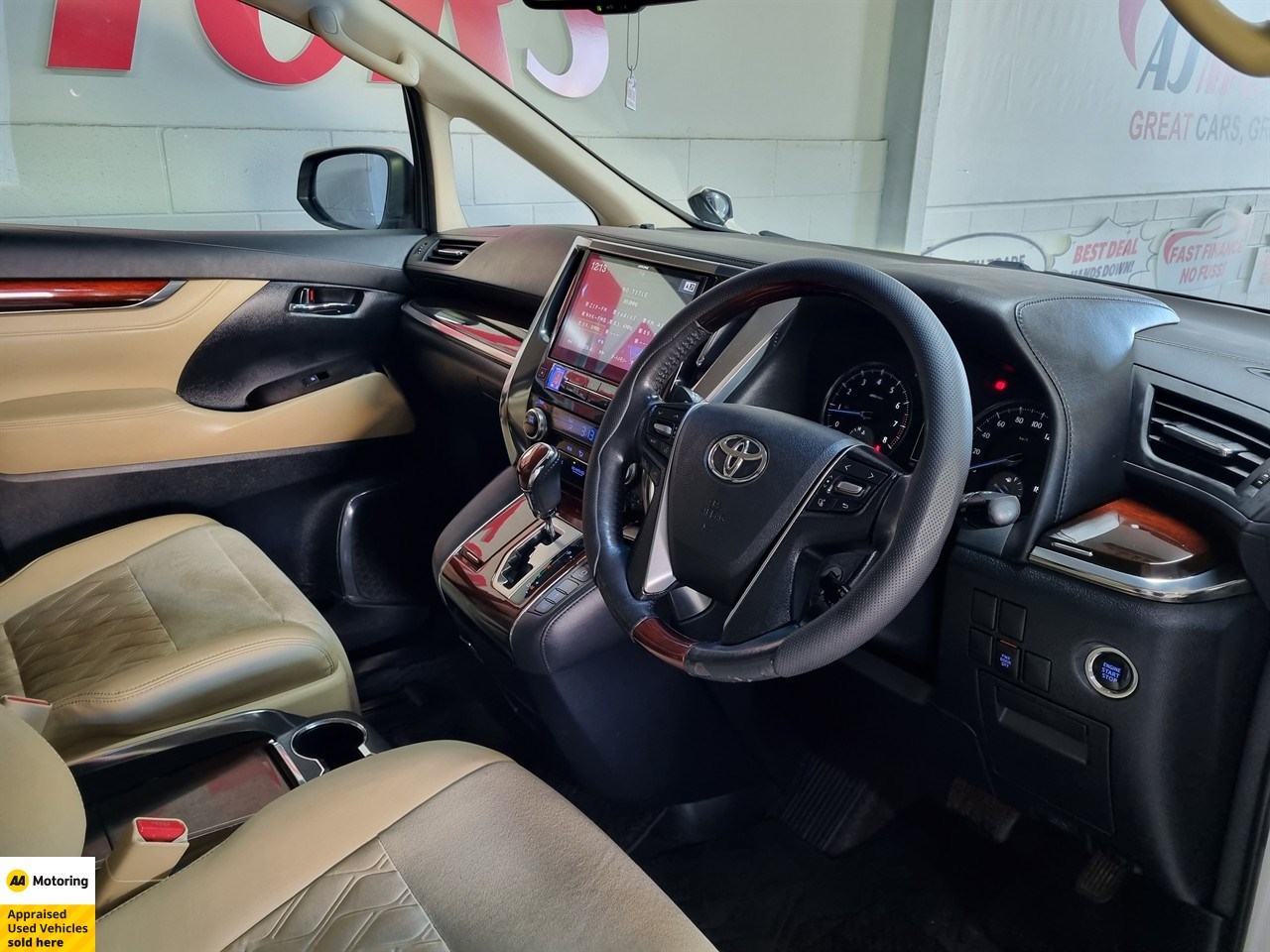 2015 Toyota Vellfire