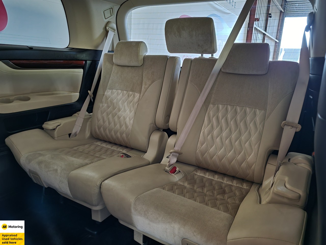 2015 Toyota Vellfire