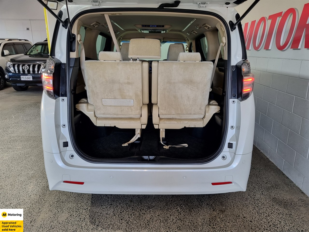 2015 Toyota Vellfire