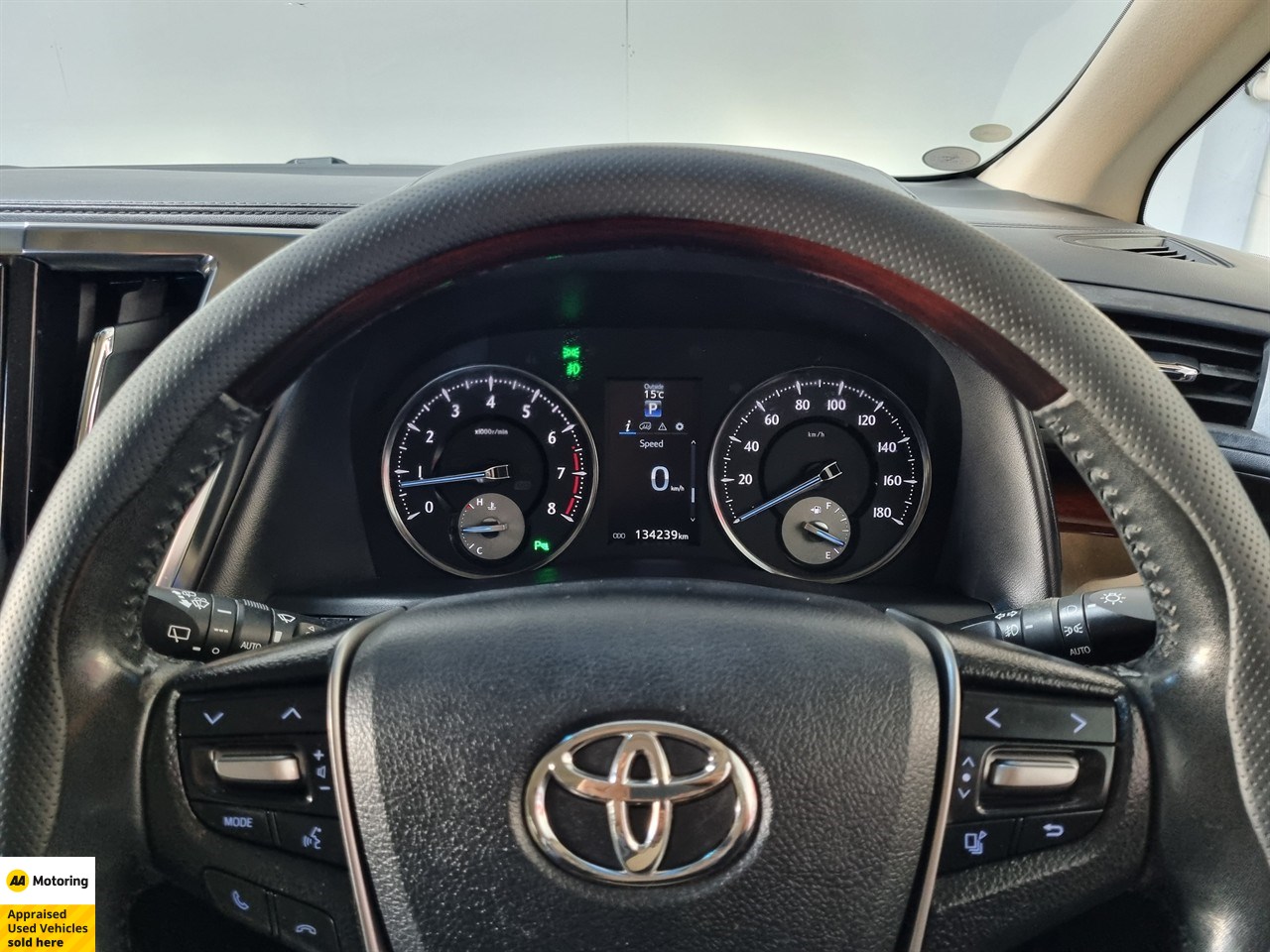 2015 Toyota Vellfire