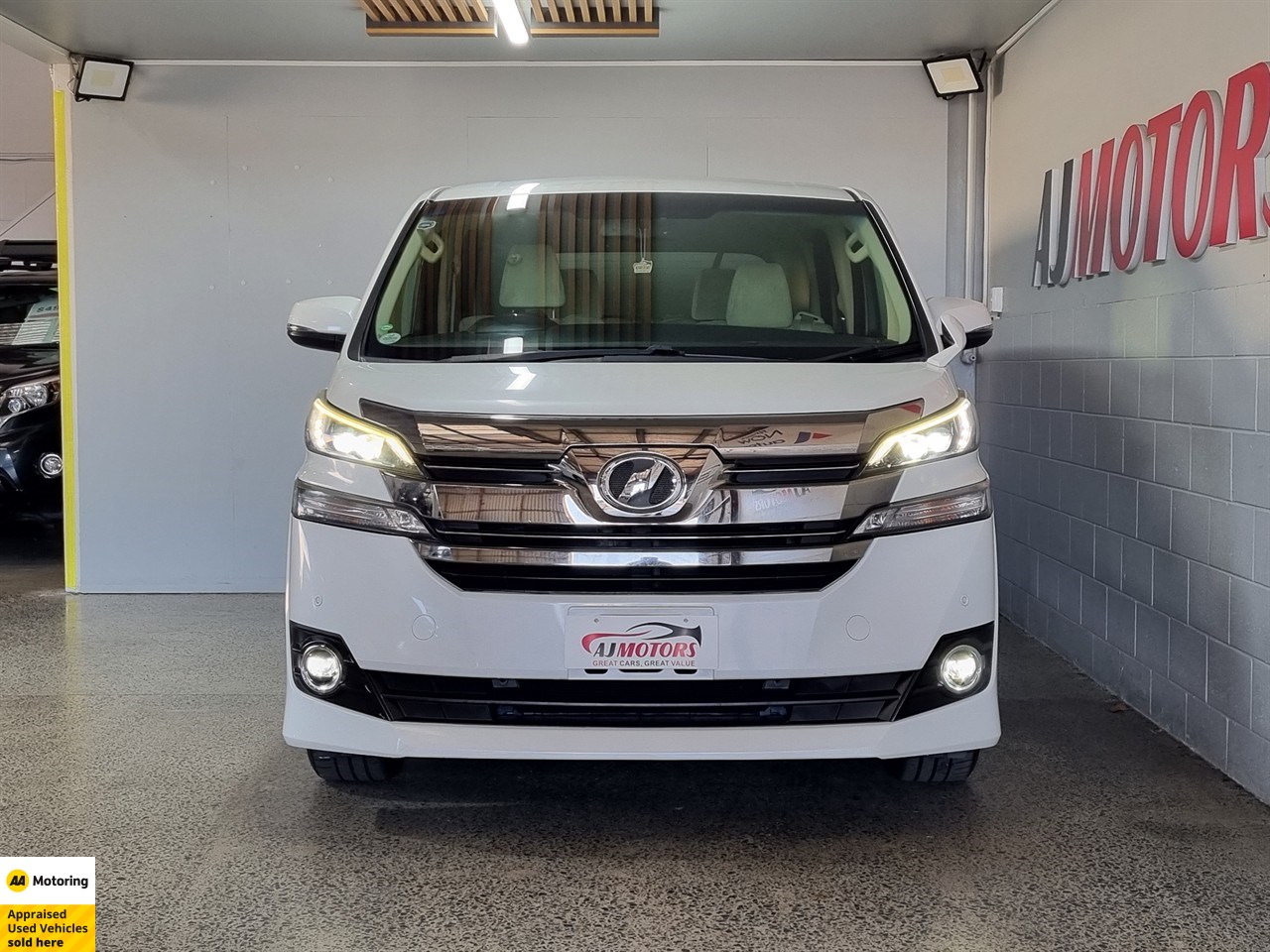 2015 Toyota Vellfire