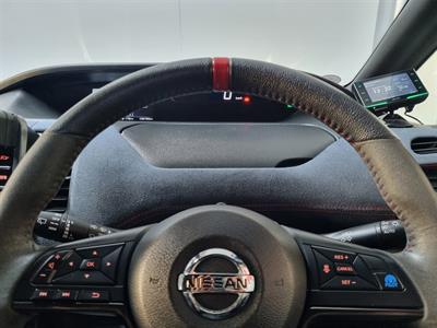 2018 Nissan Serena - Thumbnail