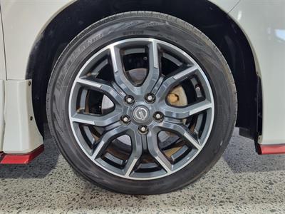 2018 Nissan Serena - Thumbnail