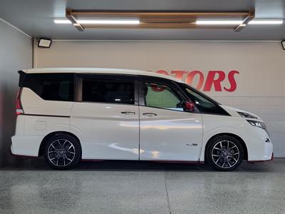 2018 Nissan Serena - Thumbnail