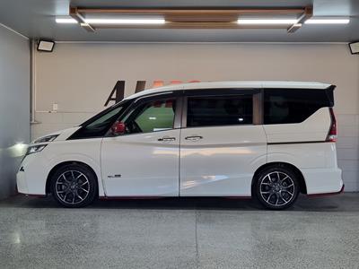 2018 Nissan Serena - Thumbnail