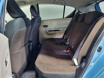 2014 Toyota Aqua - Thumbnail