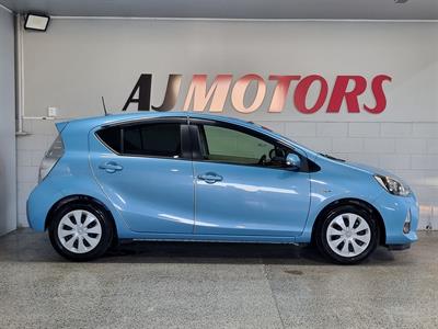 2014 Toyota Aqua - Thumbnail