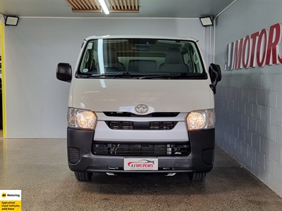 2020 Toyota Hiace - Thumbnail