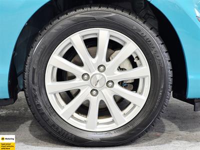 2017 Toyota Aqua - Thumbnail
