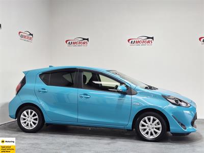 2017 Toyota Aqua - Thumbnail