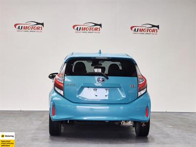 2017 Toyota Aqua - Thumbnail
