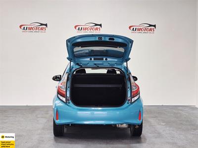 2017 Toyota Aqua - Thumbnail