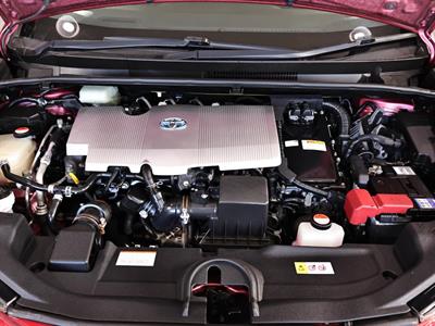 2016 Toyota Prius - Thumbnail