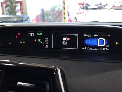 2016 Toyota Prius - Thumbnail