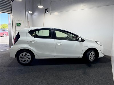 2020 Toyota Aqua - Thumbnail