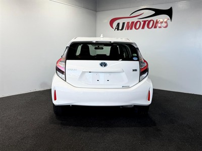 2020 Toyota Aqua - Thumbnail