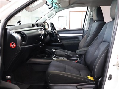 2017 Toyota Hilux - Thumbnail
