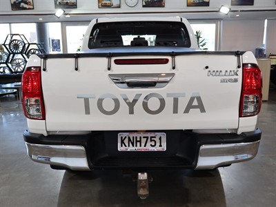 2017 Toyota Hilux - Thumbnail