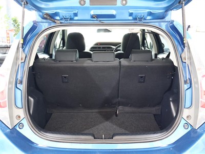 2014 Toyota Aqua - Thumbnail