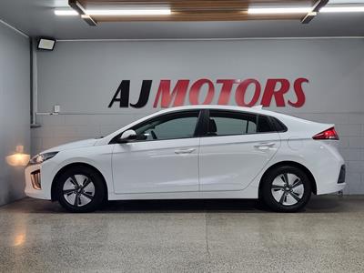 2022 Hyundai IONIQ - Thumbnail