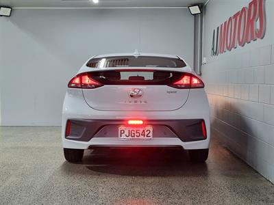 2022 Hyundai IONIQ - Thumbnail