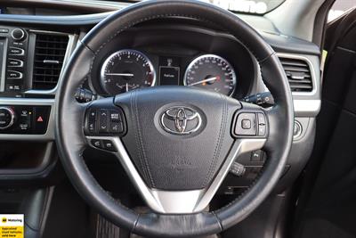 2015 Toyota Highlander - Thumbnail