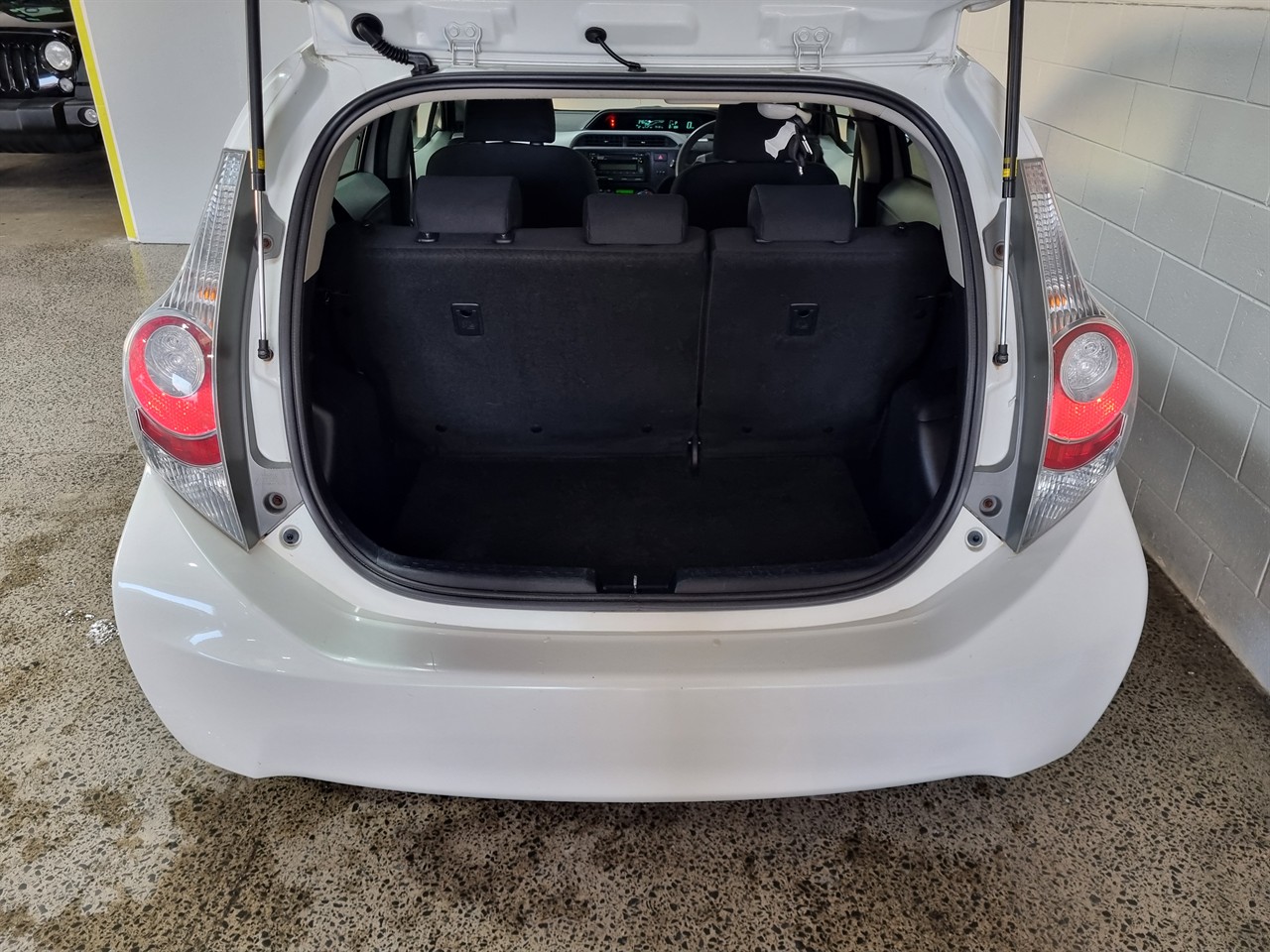 2013 Toyota Aqua