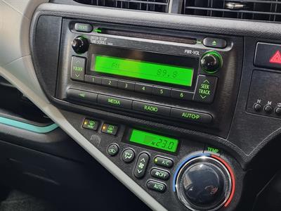 2013 Toyota Aqua - Thumbnail