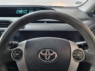 2013 Toyota Aqua - Thumbnail