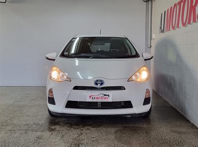 2013 Toyota Aqua - Thumbnail