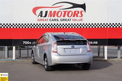 2012 Toyota Prius - Thumbnail