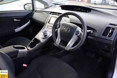 2012 Toyota Prius - Thumbnail