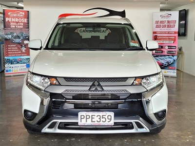 2022 Mitsubishi Outlander - Thumbnail