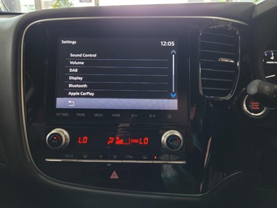 2022 Mitsubishi Outlander - Thumbnail