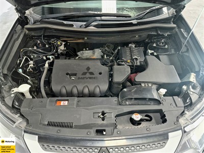 2021 Mitsubishi Outlander - Thumbnail