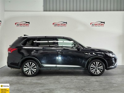 2021 Mitsubishi Outlander - Thumbnail