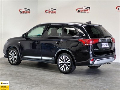 2021 Mitsubishi Outlander - Thumbnail