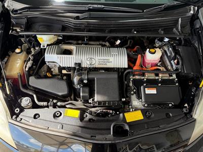 2013 Toyota Prius - Thumbnail