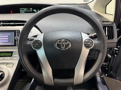 2013 Toyota Prius - Thumbnail