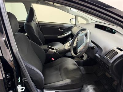 2013 Toyota Prius - Thumbnail