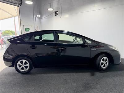 2013 Toyota Prius - Thumbnail