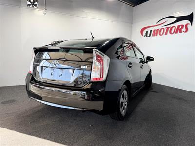 2013 Toyota Prius - Thumbnail