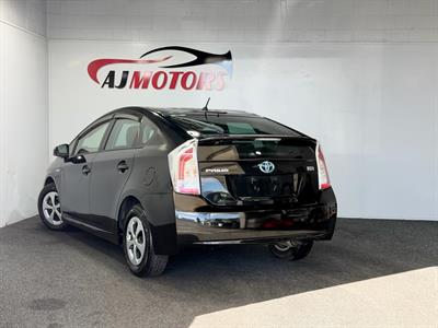 2013 Toyota Prius - Thumbnail