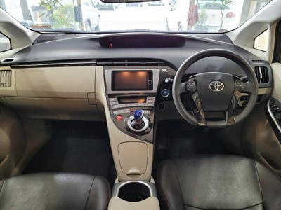 2013 Toyota Prius - Thumbnail