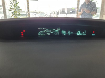 2013 Toyota Prius - Thumbnail