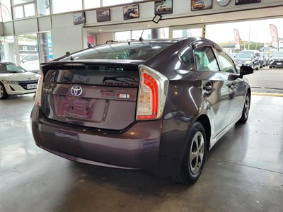 2013 Toyota Prius - Thumbnail
