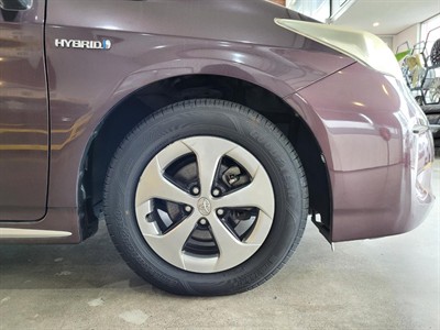 2013 Toyota Prius - Thumbnail