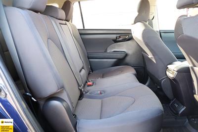 2022 Toyota Highlander - Thumbnail