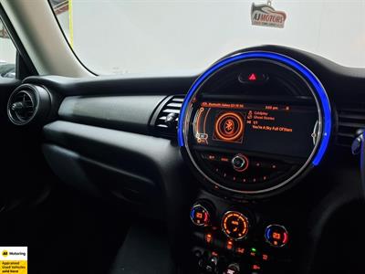 2016 Mini Cooper - Thumbnail