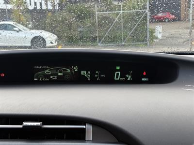 2012 Toyota Prius - Thumbnail